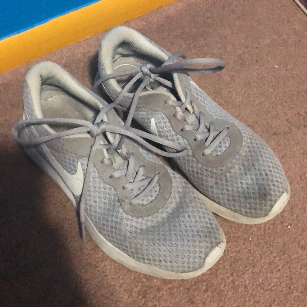 Super worn Grey Nike Tanjun